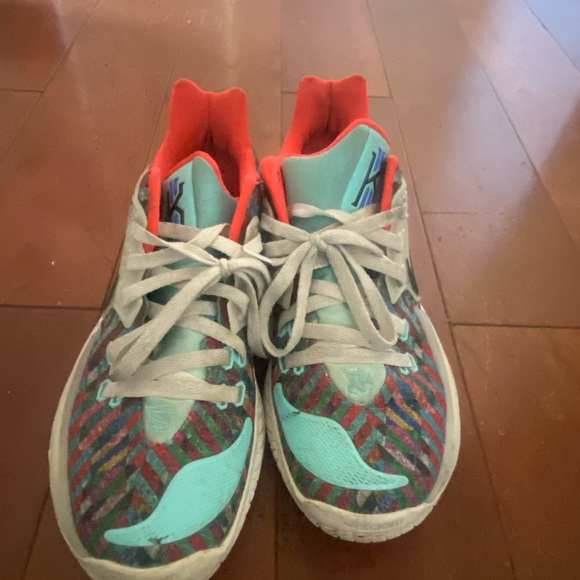 Multicoloured Nike shoes - Picture 3 of 4